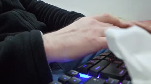 Snapshot of toloneo1 chatting on 04/01/26, 02:03 toloneo1 online show from 04/01/26, 02:03