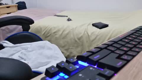 Snapshot of toloneo1 chatting on 04/07/26, 12:22 toloneo1 online show from 04/07/26, 12:22