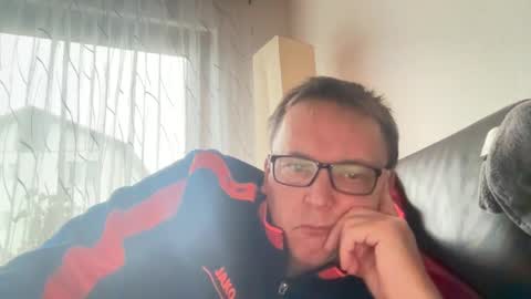 Snapshot of tom6644 chatting on 12/13/24, 09:46 Tom online show from 12/13/24, 09:46