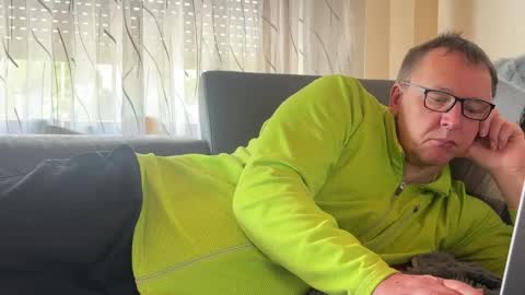 Tom online show from 04/11/26, 08:07