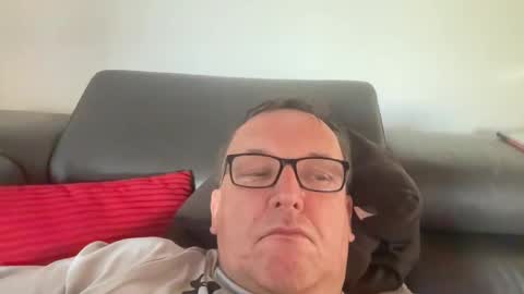 Tom online show from 05/26/26, 05:42