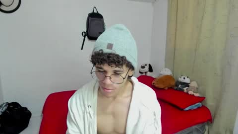 Tom Blue online show from 10/01/25, 12:33