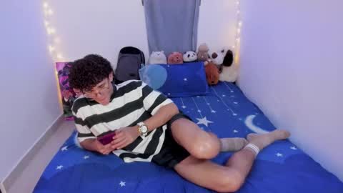 Tom Blue online show from 03/05/26, 01:56