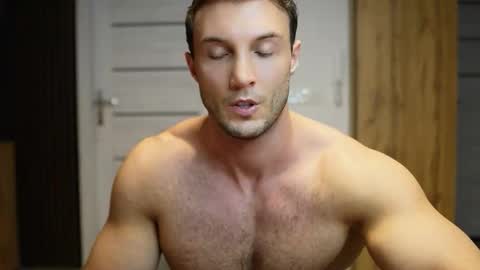 Tom online show from 09/19/25, 06:41