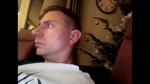 tom_horny84 online show from 12/25/24, 01:20