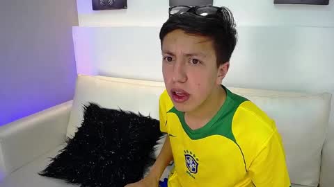 Tom online show from 04/12/26, 08:41