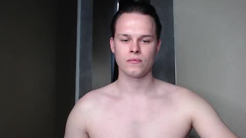 Snapshot of tom_y_ chatting on 10/25/25, 12:13 Tom online show from 10/25/25, 12:13