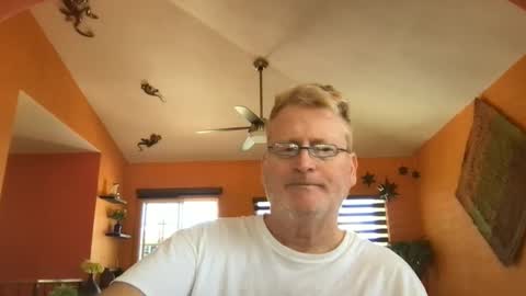 Hola online show from 04/15/26, 07:58