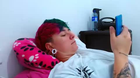 Blue online show from 12/02/25, 05:08