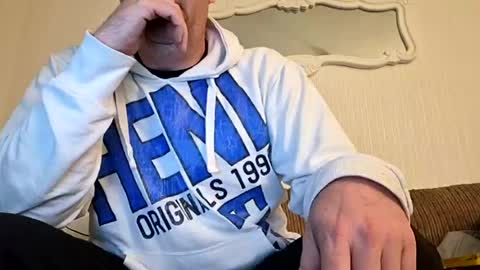 tomhubz online show from 06/12/26, 01:48