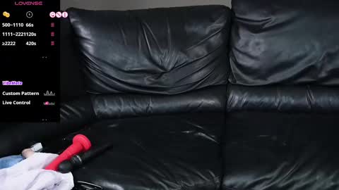 Snapshot of tomimichelle chatting on 02/11/25, 11:44 Tomi Michelle online show from 02/11/25, 11:44