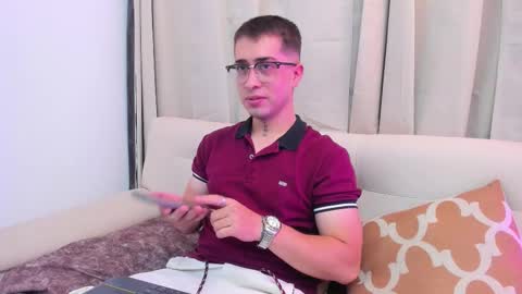 Snapshot of tommas_johnson chatting on 02/19/26, 03:57 Tomas online show from 02/19/26, 03:57