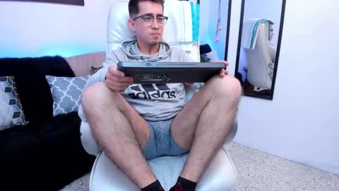 Tomas online show from 03/07/26, 04:42