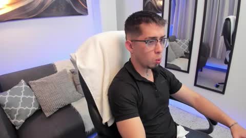 Tomas online show from 03/17/26, 03:44