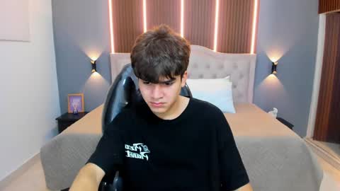 Tommy  online show from 10/02/25, 03:57