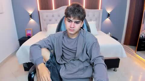 Tommy  online show from 01/11/26, 03:22