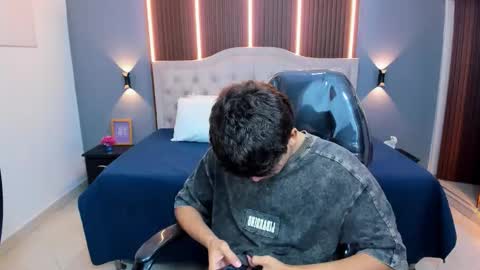 Tommy  online show from 02/01/26, 03:16