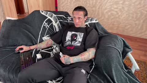 Tommy and Katana online show from 02/01/25, 09:43