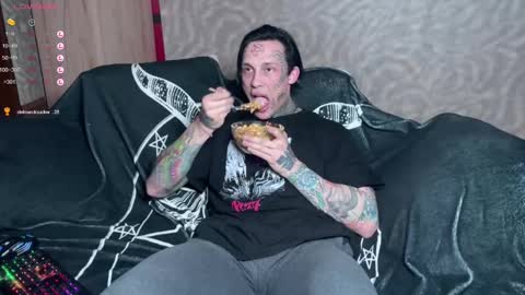 Tommy and Katana online show from 02/09/25, 04:40