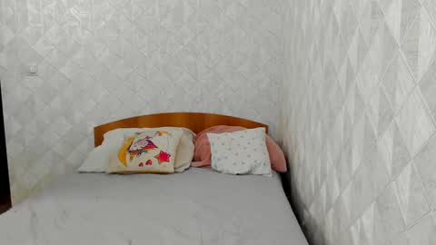 Tommy loves Katie online show from 12/05/24, 08:22