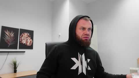  tommy burnzzz  online show from 11/29/25, 07:11