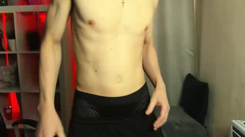 Snapshot of tommy_cabrio chatting on 12/15/25, 04:00 Tommy online show from 12/15/25, 04:00