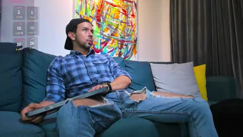 Snapshot of tommy_raym0ndg chatting on 10/05/25, 11:46 tommy_raym0ndg online show from 10/05/25, 11:46