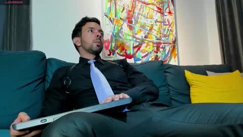 Snapshot of tommy_raym0ndg chatting on 12/17/25, 10:49 tommy_raym0ndg online show from 12/17/25, 10:49