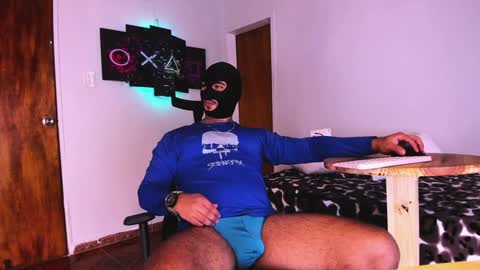 Snapshot of tommy_sccott chatting on 12/14/24, 04:56 tommy_sccott online show from 12/14/24, 04:56