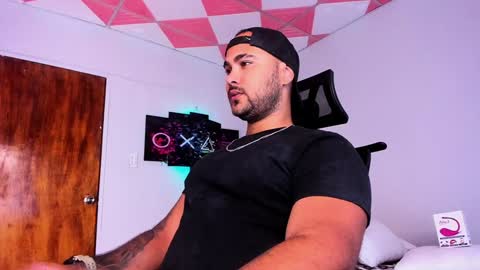 Snapshot of tommy_sccott chatting on 01/09/25, 03:58 tommy_sccott online show from 01/09/25, 03:58