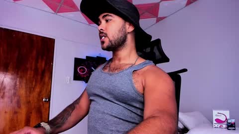 Snapshot of tommy_sccott chatting on 01/13/25, 03:12 tommy_sccott online show from 01/13/25, 03:12