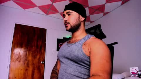 Snapshot of tommy_sccott chatting on 02/07/25, 04:16 tommy_sccott online show from 02/07/25, 04:16