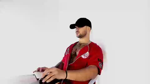 Snapshot of tommy_sccott chatting on 09/11/25, 10:32 tommy_sccott online show from 09/11/25, 10:32