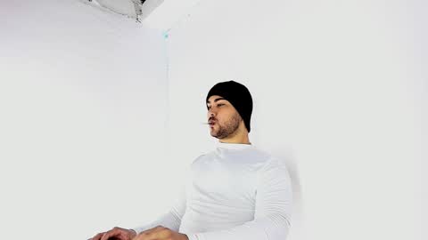 Snapshot of tommy_sccott chatting on 09/12/25, 10:21 tommy_sccott online show from 09/12/25, 10:21