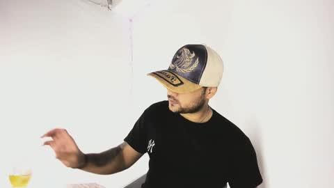 Snapshot of tommy_sccott chatting on 10/05/25, 10:07 tommy_sccott online show from 10/05/25, 10:07