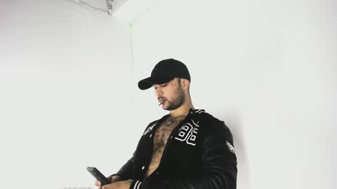 Snapshot of tommy_sccott chatting on 10/09/25, 12:08 tommy_sccott online show from 10/09/25, 12:08