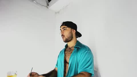 Snapshot of tommy_sccott chatting on 11/07/25, 11:05 tommy_sccott online show from 11/07/25, 11:05