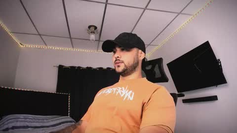 Snapshot of tommy_sccott chatting on 02/05/26, 11:20 tommy_sccott online show from 02/05/26, 11:20