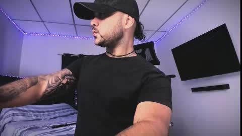 Snapshot of tommy_sccott chatting on 02/23/26, 12:09 tommy_sccott online show from 02/23/26, 12:09