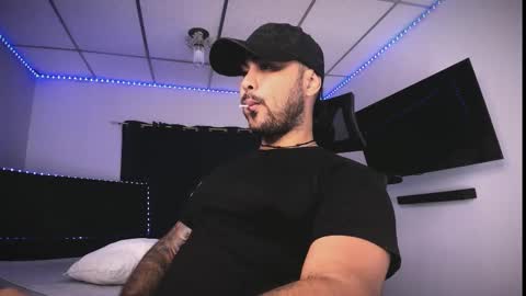 Snapshot of tommy_sccott chatting on 02/28/26, 11:50 tommy_sccott online show from 02/28/26, 11:50