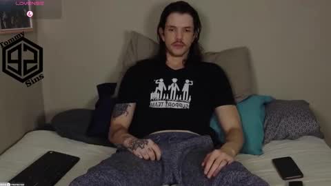 Tommy Sins online show from 11/18/25, 08:24