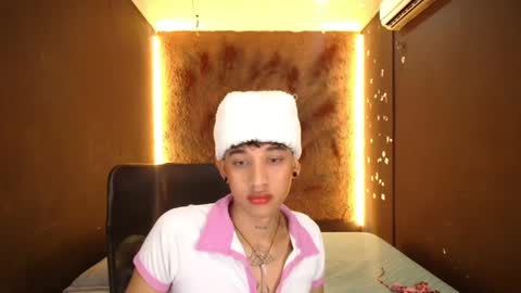 Snapshot of tommy_sweet1 chatting on 01/12/25, 02:24 tommy_sweet1 online show from 01/12/25, 02:24