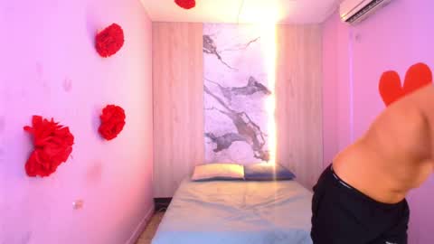 Snapshot of tommy_sweet1 chatting on 02/27/25, 10:15 tommy_sweet1 online show from 02/27/25, 10:15