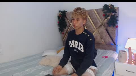 Tommy Foxboy online show from 12/24/24, 02:22