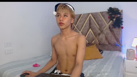 Tommy Foxboy online show from 12/24/24, 05:23