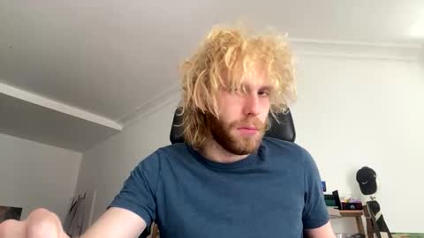 Snapshot of tommyg6420 chatting on 09/25/25, 11:47 First Show ever 3 online show from 09/25/25, 11:47