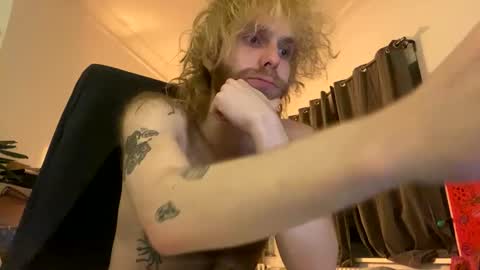 Snapshot of tommyg6420 chatting on 09/28/25, 09:42 First Show ever 3 online show from 09/28/25, 09:42