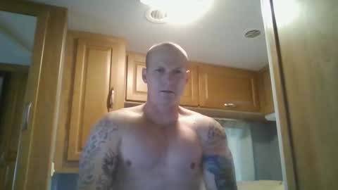 Snapshot of tommygunsfit chatting on 02/19/26, 09:33 tommygunsfit online show from 02/19/26, 09:33