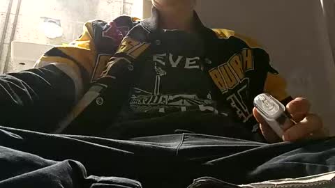 Snapshot of tommymolotov chatting on 12/21/25, 10:00 tommymolotov online show from 12/21/25, 10:00