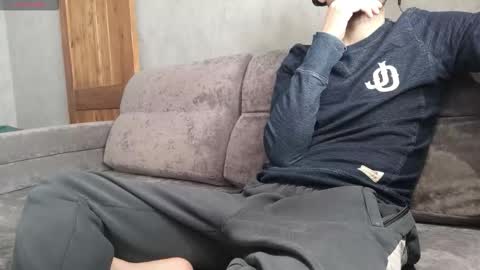 Snapshot of tommyshe1by chatting on 09/18/25, 08:49 tommyshe1by online show from 09/18/25, 08:49